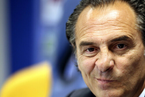 Prandelli vrea ca jucătorii lui să fie judecați doar pentru ceea ce fac în teren, altfel mai bine rămîn cu toții acasă // Foto: Reuters