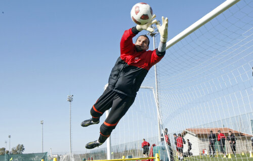 Naumovski a sosit din 2010 în România și-a prins 11 prezențe în tricoul roș-albilor