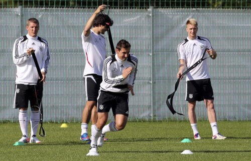 Klose și colegii săi se pregătesc să ia cîți mai mulți bani de la federația germană (foto: Reuters)