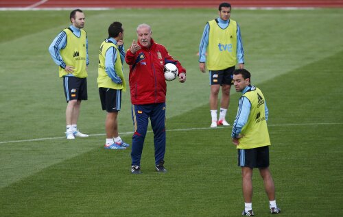 Vicente Del Bosque e obligat să-i pună repede pe picioare pe elevii săi (foto: Reuters)