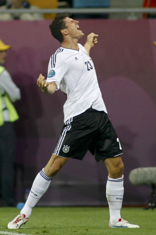 Mario Gomez a adus victoria. foto: Reuters