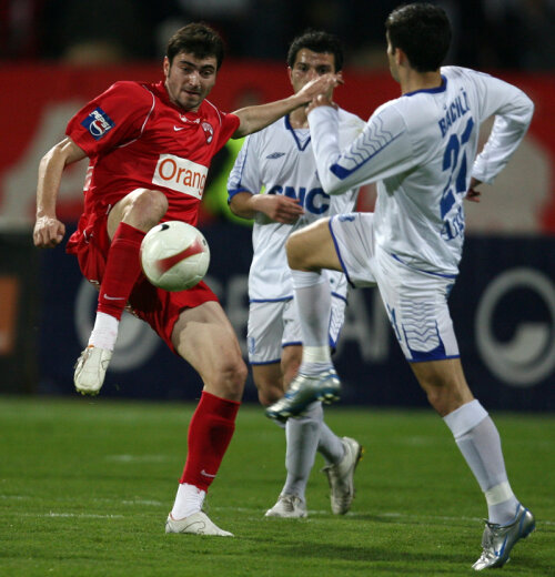 Adrian Ropotan a bifat cinci selecţii la echipa naţională, iar o revenire la Dinamo l-ar aduce din nou în atenţia selecţionerului Victor Piţurcă