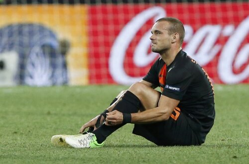 Sneijder și deziluzia plecării premature de la Euro (foto: Reuters)