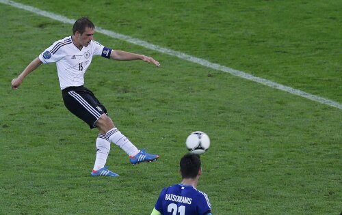 Căpitanul Philipp Lahm a deschis scorul împotriva elenilor (foto: Reuters)