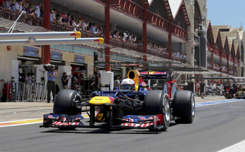 Vettel pe străzile din Valencia Foto: Reuters