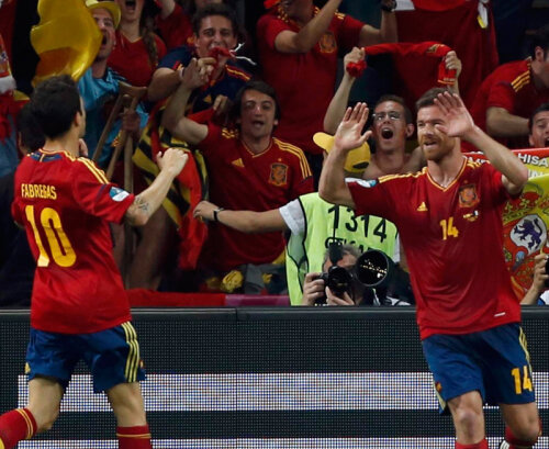 Fabregas şi Xabi exultă: Spania e în semifinale!