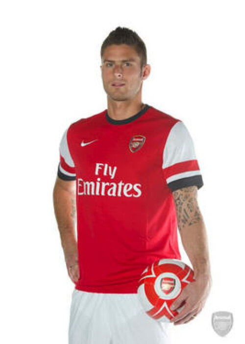 Olivier Giroud a pozat în tricoul noii sale echipe (sursa foto: Twitter)