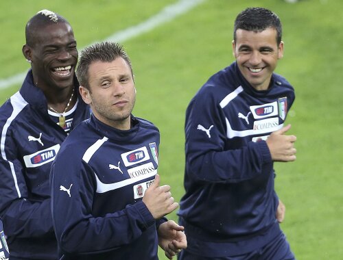 Balotelli, Cassano, Di Natale, un trio care știe de glumă (foto: Reuters)