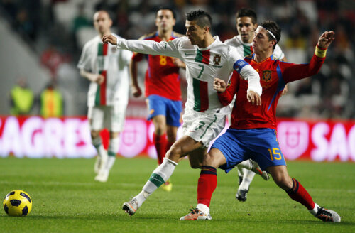 Pe Da Luz, Spania a fost o fantomă în 2010: 0-4 cu Portugalia, dar marcatorii Postiga (2) şi Martins au dispărut. Rămîne Almeida!
