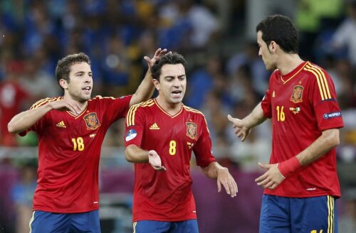 Alba, Xavi şi Busquets, 3 dintre catalanii din naţionala Spaniei. foto: Reuters