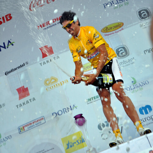 Victor de la Parte celebrează noul său titlu de campion