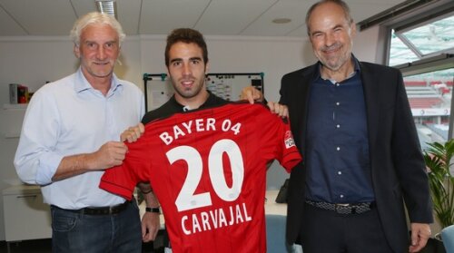 Daniel Carvajal la prezentarea oficială la Leverkusen (foto: bayer04.de)