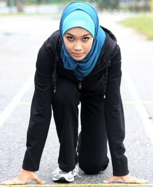 Cu asemenea echipament iau sportivele musulmane parte la concursuri