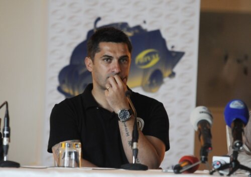 Claudiu Niculescu e atras tot mai mult de bancă decît de gazon