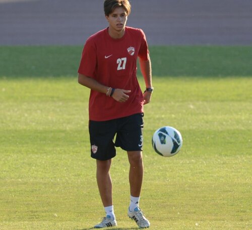Francesco Tella are 20 de ani și e liber de contract