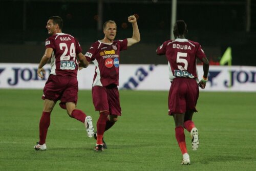 Campionii vor juca mîine, la Piatra Neamţ