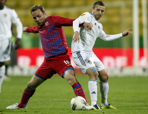 Martinovici (27 de ani) ar putea fi diseară titular în echipa Stelei, împotriva Astrei, ca fundaş dreapta
