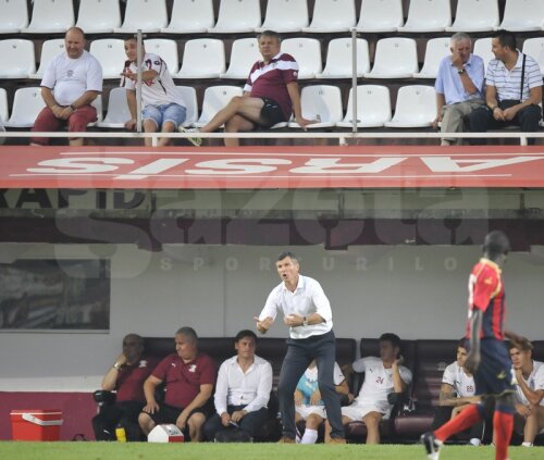 Doar 1.500 de fani s-au aflat în tribune la partida Rapidului cu Iași (foto: Cristi Preda)