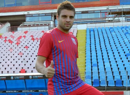 În perioada 2007-2012, Adrian Popa (24 de ani) a jucat peste 130 de meciuri pentru 5 echipe: Poli Timişoara, U Cluj, CS Buftea, Gloria Buzău şi Chiajna