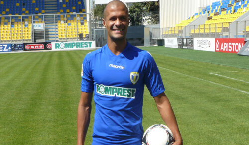 Geraldo a semnat cu Petrolul. sursă foto: fcpetrolul.ro