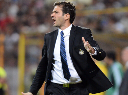 Andrea Stramaccioni e pariul lui Moratti pe banca Interului.