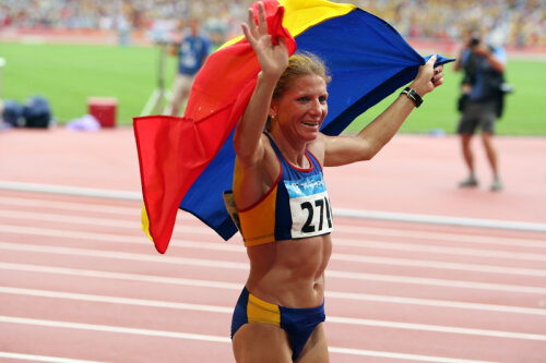 Constantina Diţă e prima maratonistă din România care a cîştigat titlul olimpic. De patru ani aşteaptă banii de la Dinamo // Foto: Cristi Preda