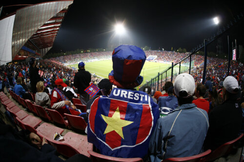Steliştii sînt nevoiţi să îşi părăsească din nou arena tradiţională.