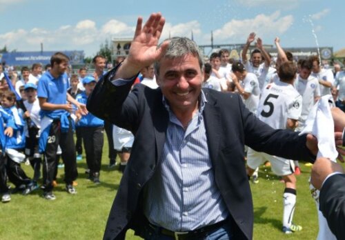 Hagi a sărbătorit astă-vară promovarea în Liga 1 cu Viitorul.