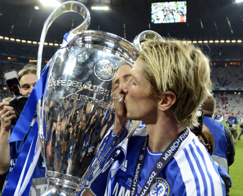 Fernando Torres (28 de ani), dublu campion european şi campion mondial cu Spania, a cucerit la Chelsea şi primul său trofeu de club continental: Champions League în 2012 // Foto: Reuters