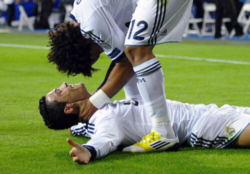 Ronaldo e în extaz. Celebrează golul victoriei împreună cu Marcelo, omul care readusese Realul în joc cu golul de 1-1 // Foto: Reuters