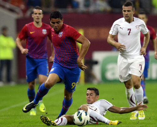 Contra Rapidului, Rocha a irosit două ocazii mari