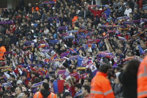 suporteri Steaua,fular Steaua