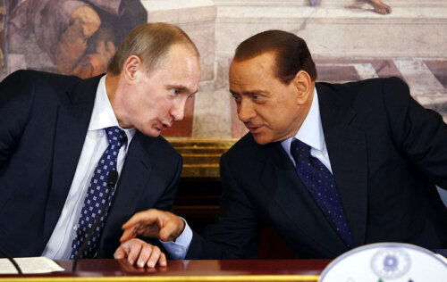 Putin şi Berlusconi sînt foarte buni prieteni.