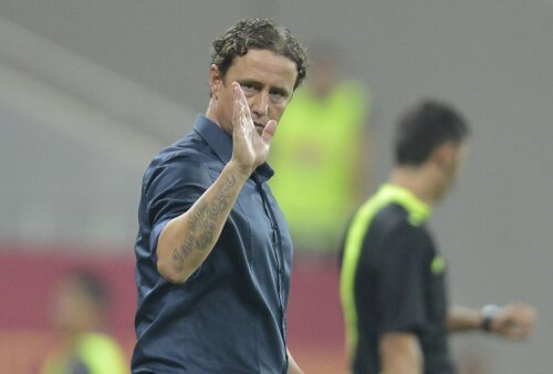 Reghecampf are de ce să fie mulţumit: Steaua ocupă primul loc după 11 etape.