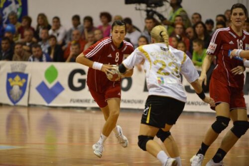 Cristina Neagu (24 de ani) a fost desemnată de IHF cea mai bună jucătoare din lume în 2010 Foto: Bogdan Bălaş (Braşov)