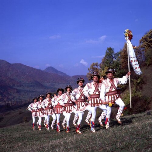 Căluşari (foto: romania.home.ro)