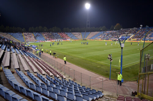 Stadionul din Ghencea a fost aproape pustiu la meciul cu Bistriţa