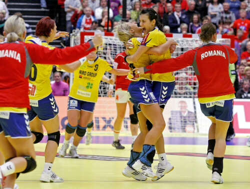 Stanca (stînga) şi Neagu vor să retrăiască bucuria podiumului ăi în Serbia. România are însă o grupă infernală, cu Rusia, Mintenegru şi Islanda // Foto: Raed Krishan