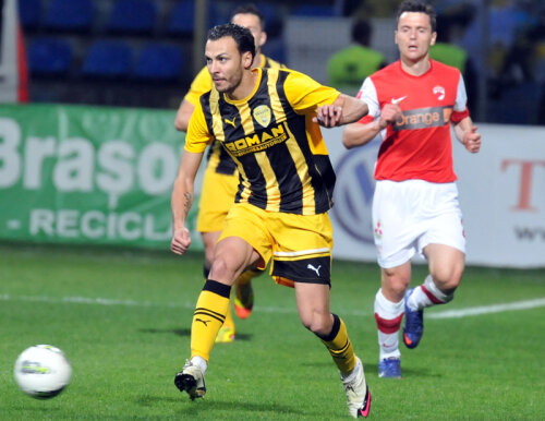 Dias a mai jucat la Estrela Amadora, Braga, Naval, FC Brașov și FC Vaslui. În vară, a mai fost dorit și de Dinu Gheorghe la Astra