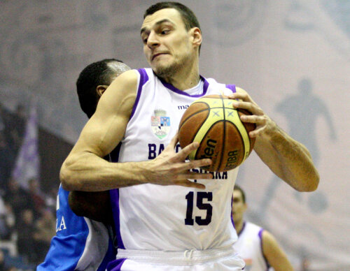 Ivan Miskovici a evoluat doar patru minute în meciul cu BC Miercurea Ciuc.