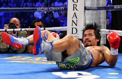 Manny Pacquiao în momentul KO-ului suferit în faţa lui Juan Manuel Márquez, doar al treilea din carieră // Foto: Mediafax-AFP