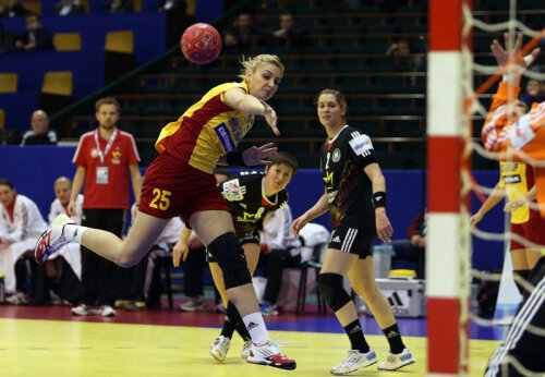 Clara Vădineanu a fost cea mai eficientă jucătoare română aseară, 7 goluri, la fel ca Ada Nechita // Foto: Marius Ionescu (Novi Sad)