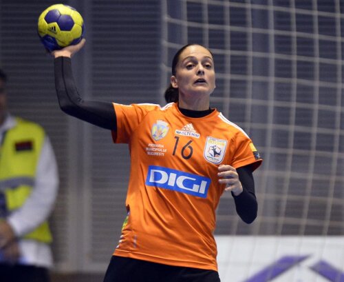 Silvia Navarro va trebui să stea o săptămînă în afara terenului