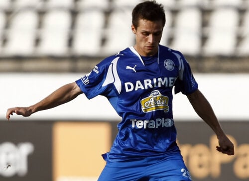 Predescu a mai jucat în carieră la Dinamo, Urziceni, CS Otopeni, Astra şi Bistriţa
