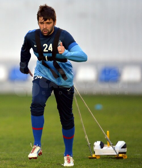 Rusescu, golgeterul Stelei trage tare la antrenamentele din Spania