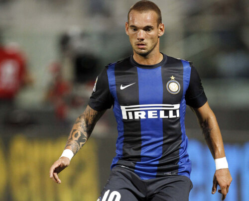Sneijder schimbă echipa după trei ani şi jumate petrecuţi la Inter
