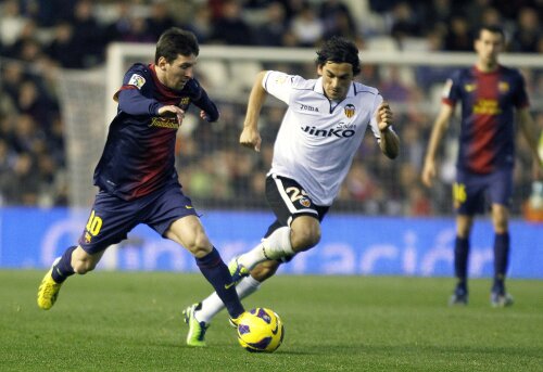 Messi își pune serios creierul la contribuție în timpul acțiunilor sale (foto: Reuters)
