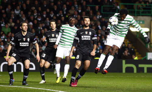 Ambrose, dreapta, va expedia balonul direct în brațele portarului Buffon. Cea mai mare ocazie a lui Celtic // Foto: Reuters