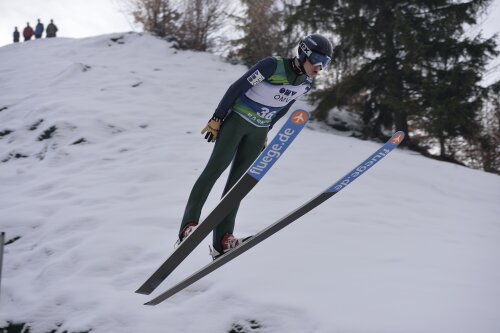 Iulian Pîtea va concura la sărituri cu schiurile.