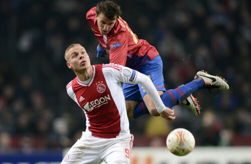 Vlad Chiricheş a greşit decisiv la primul gol al lui Ajax.